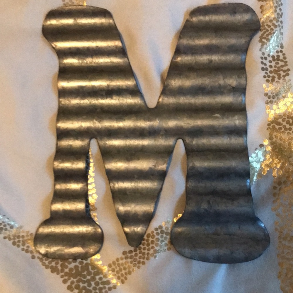 Small sized M’s - Picture 2 of 4